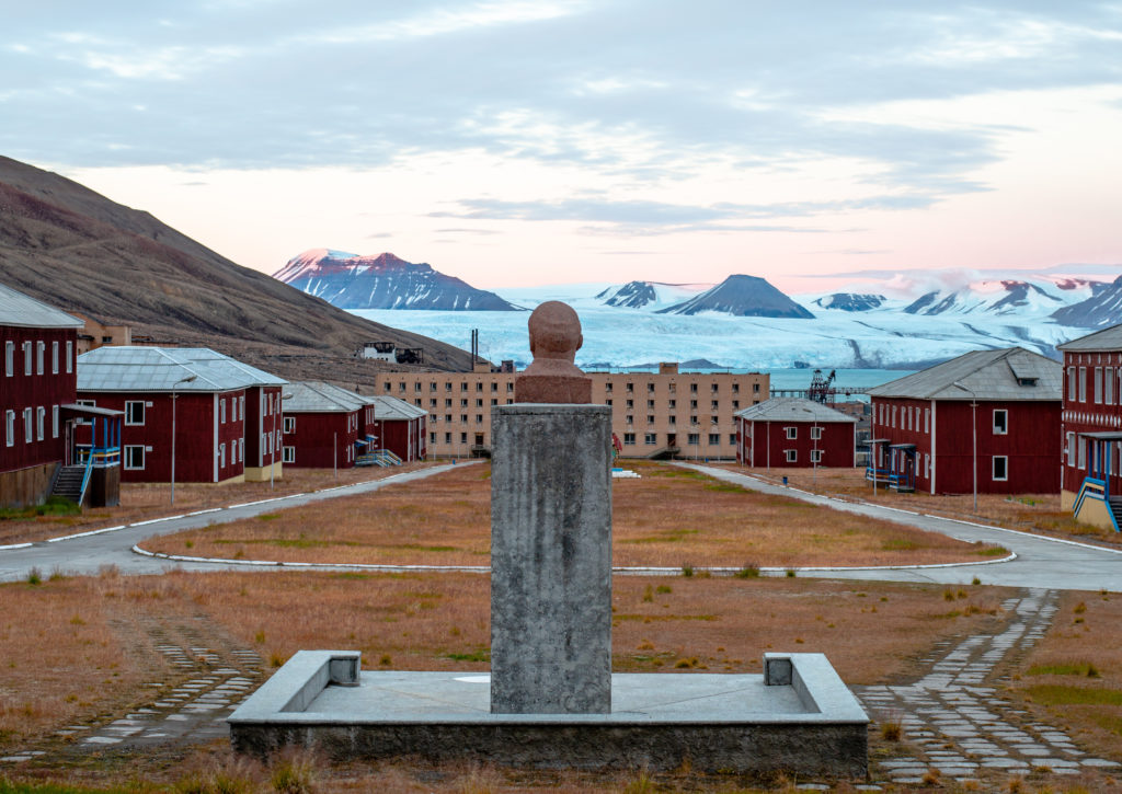 Viaggi di Gruppo  AdobeStock_212109996-e1566543053732-1024x725 [CONCLUSO] Alla Fine del Mondo. Isole Svalbard, 6-14 Settembre 2019